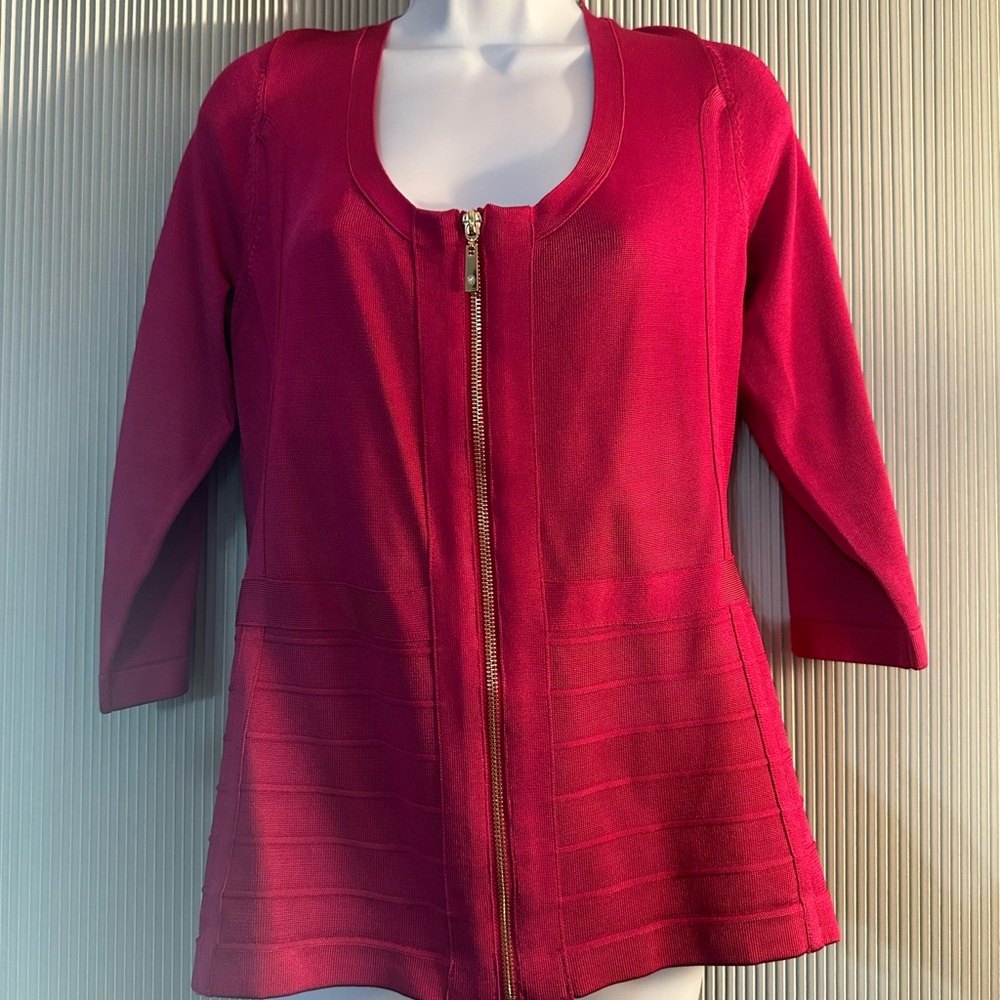 Boston Proper zip top, like new.